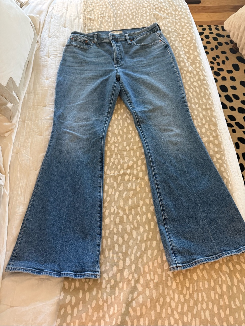 MADEWELL Flea Market Flare Jean-Classic Mid Wash